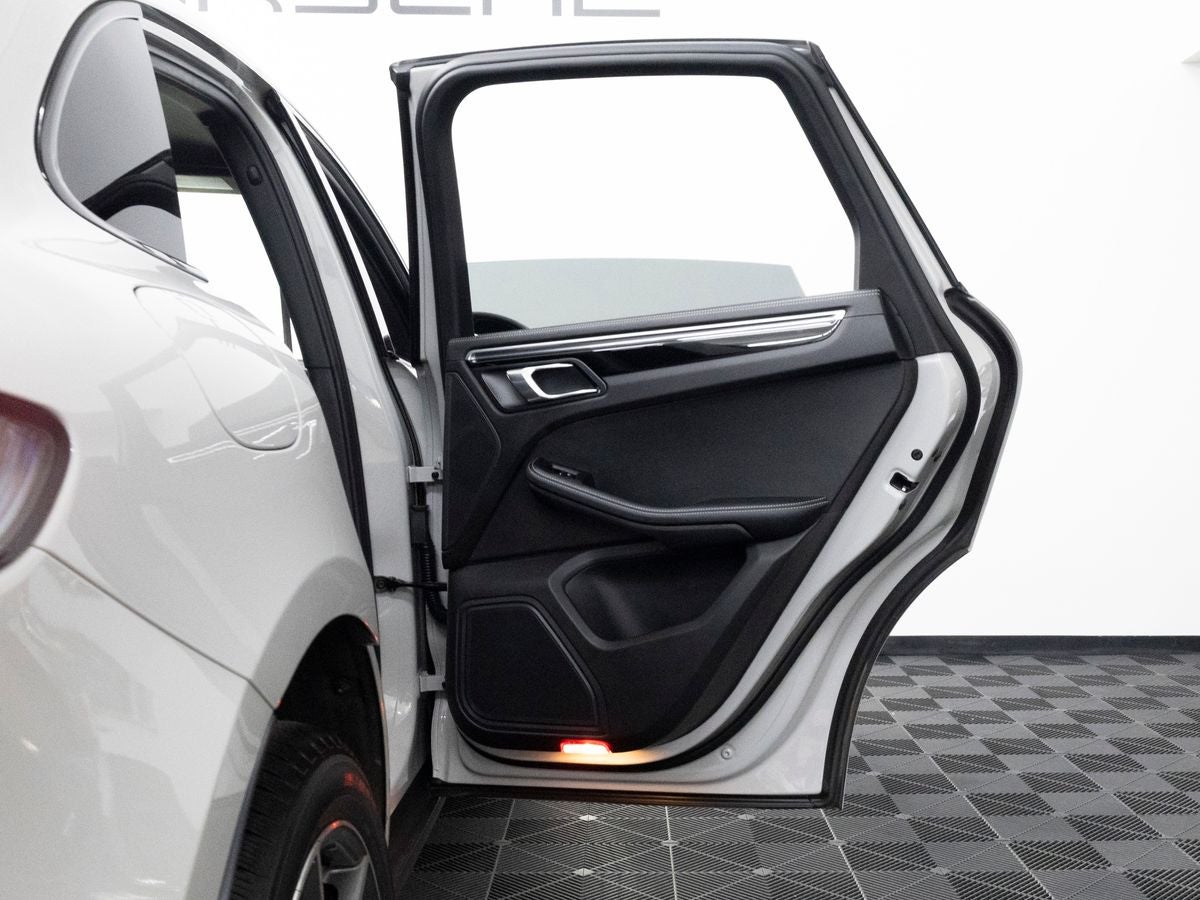 2023 Porsche Macan S