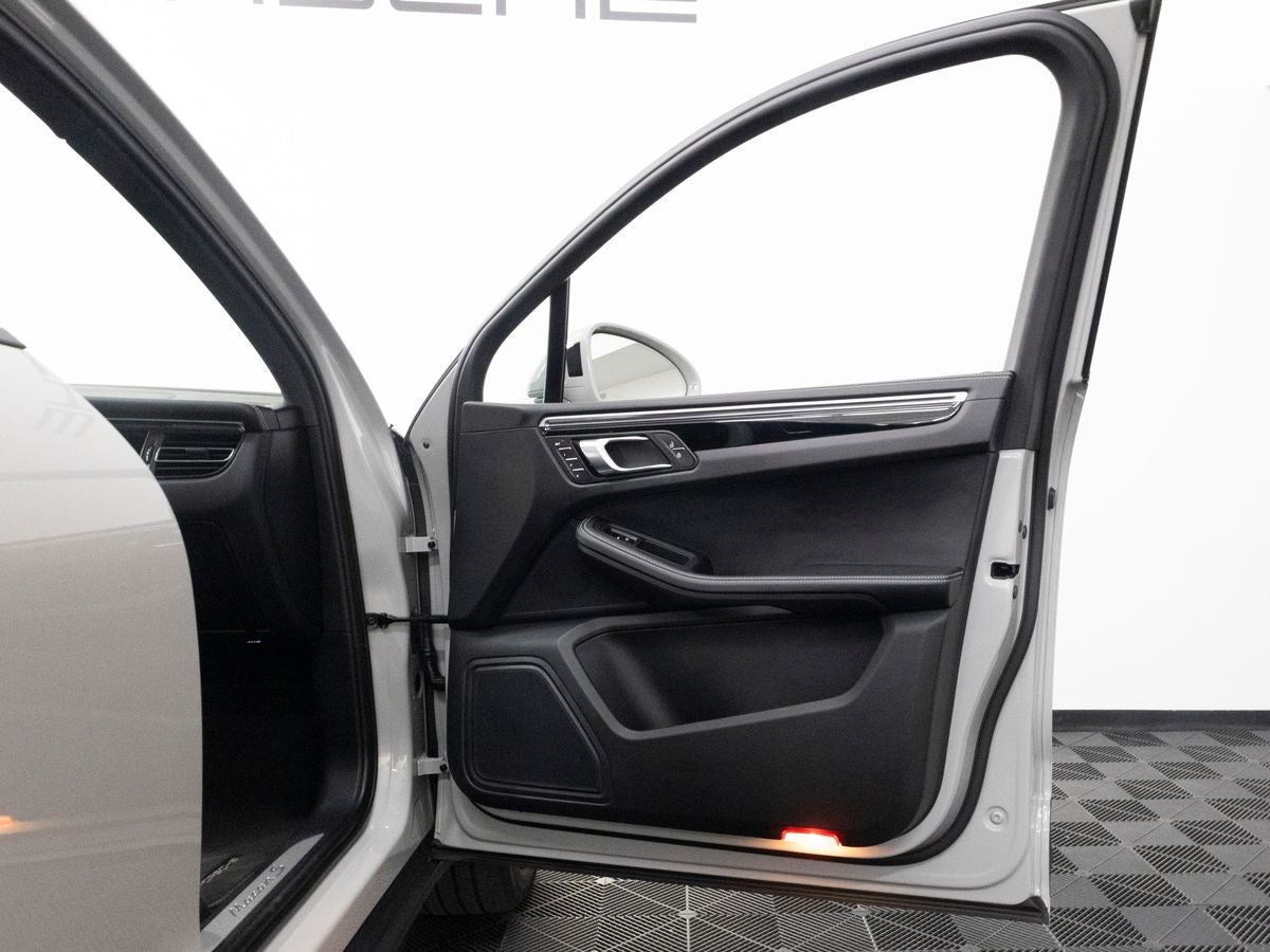 2023 Porsche Macan S