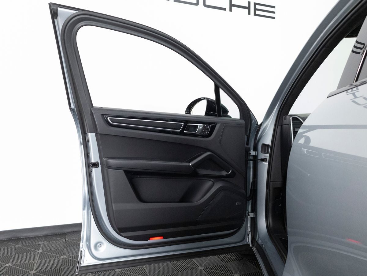 2023 Porsche Cayenne Cayenne GTS
