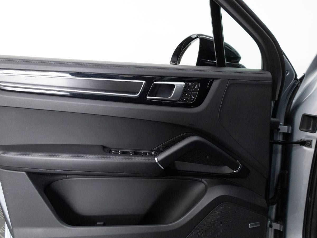 2023 Porsche Cayenne Cayenne GTS