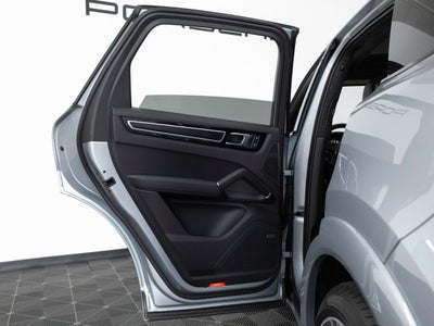 2023 Porsche Cayenne Cayenne GTS