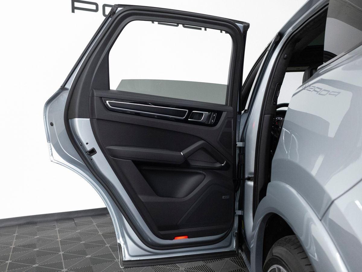 2023 Porsche Cayenne Cayenne GTS