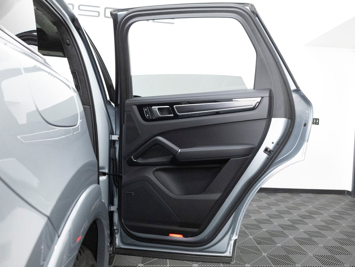 2023 Porsche Cayenne Cayenne GTS