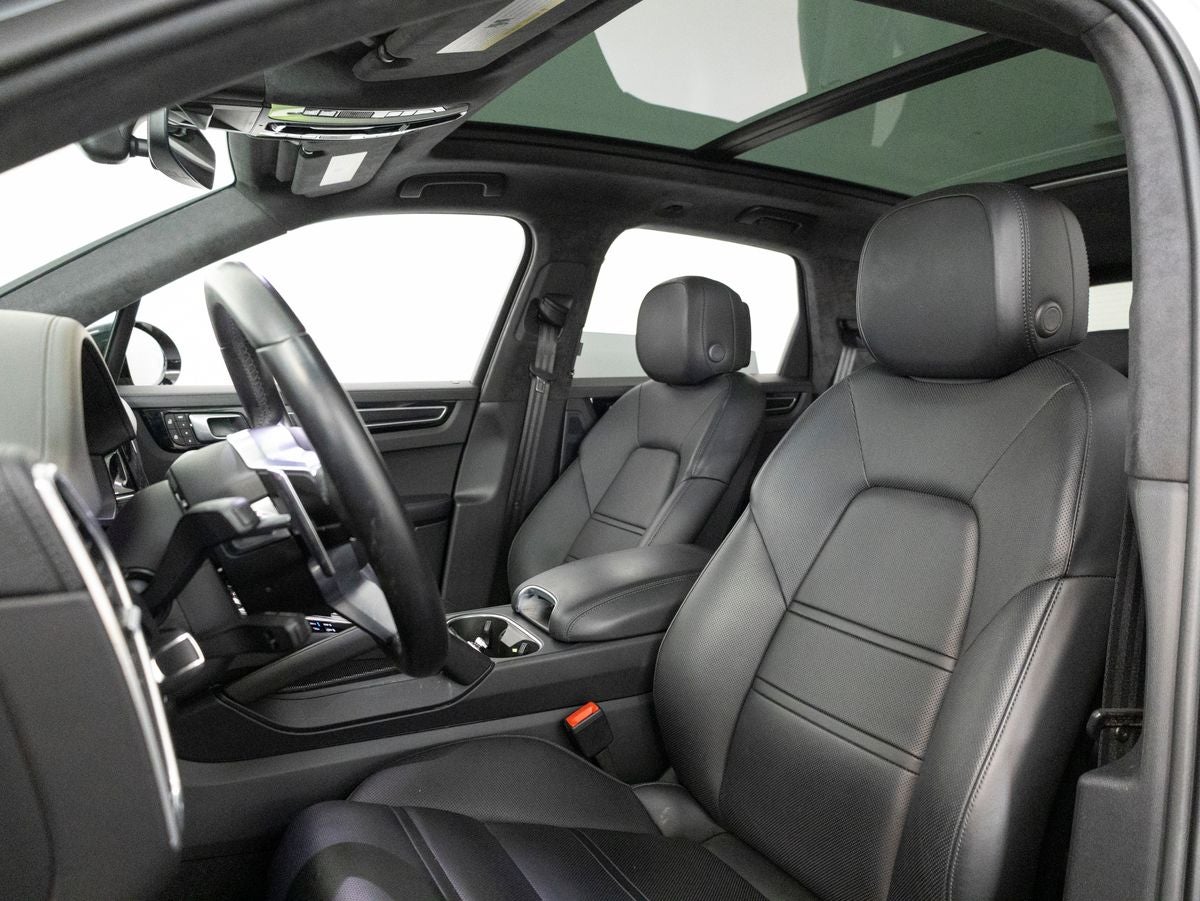 2023 Porsche Cayenne Cayenne GTS (MY23)