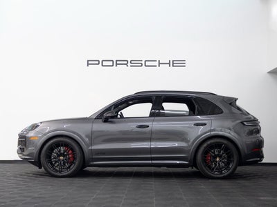 2025 Porsche Cayenne GTS