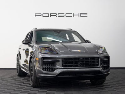 2025 Porsche Cayenne GTS