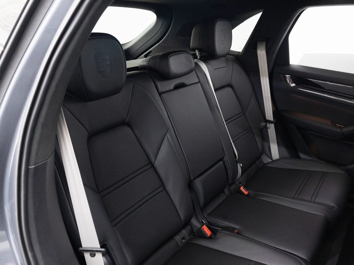 2026 Porsche Cayenne GTS