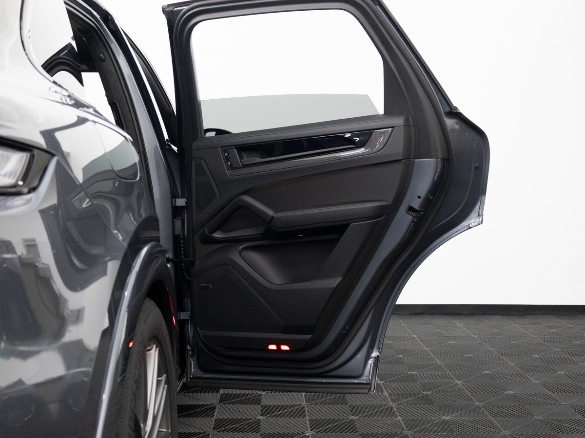 2026 Porsche Cayenne GTS