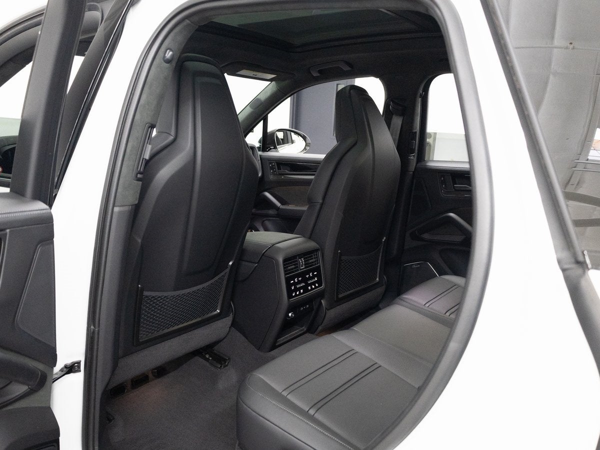 2026 Porsche Cayenne GTS