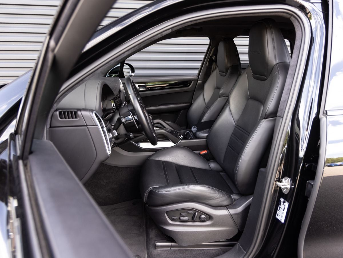 2023 Porsche Cayenne Turbo S