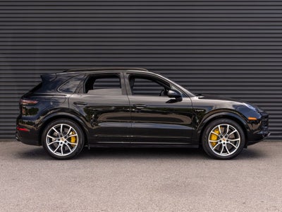 2023 Porsche Cayenne Turbo S