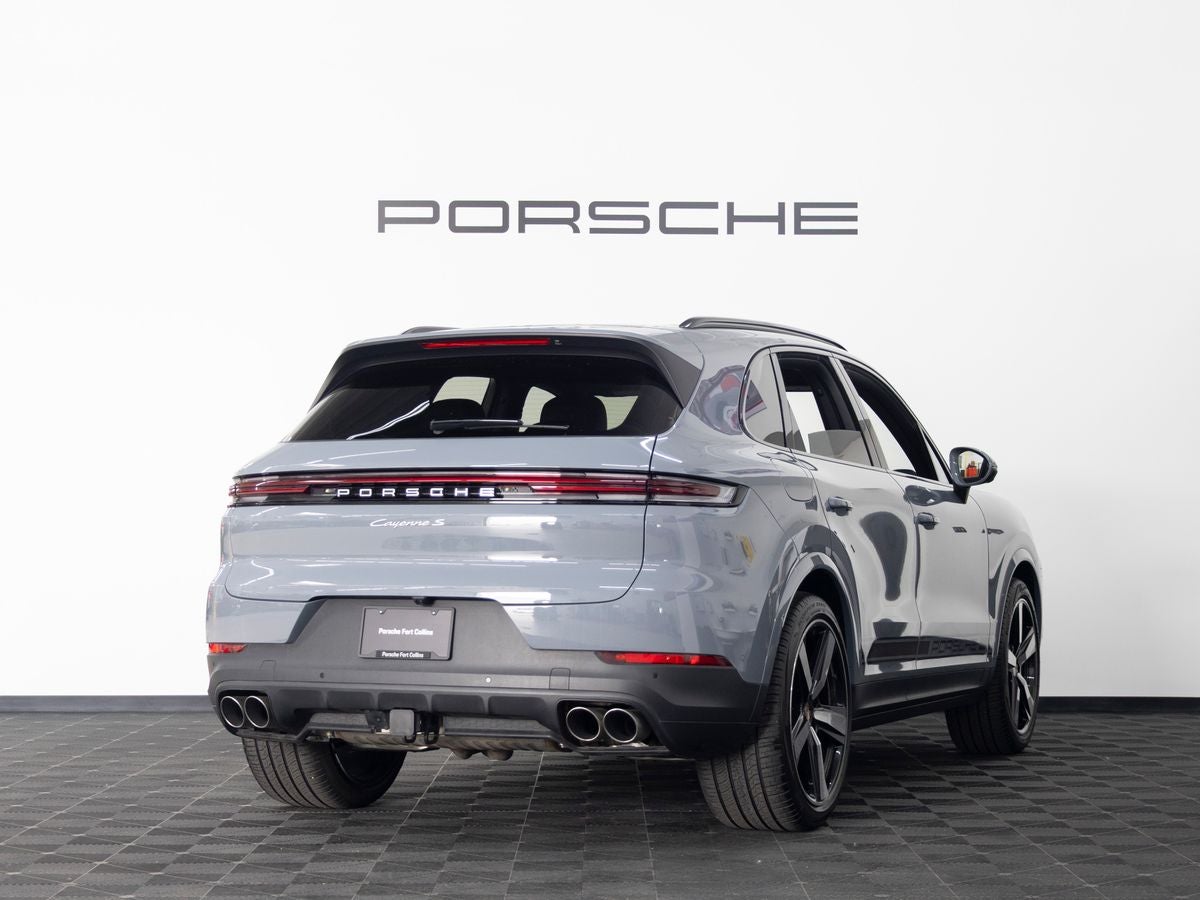 2026 Porsche Cayenne S's photo
