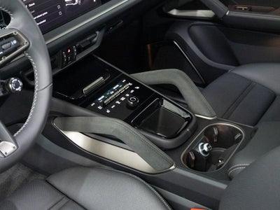 2025 Porsche Cayenne Turbo