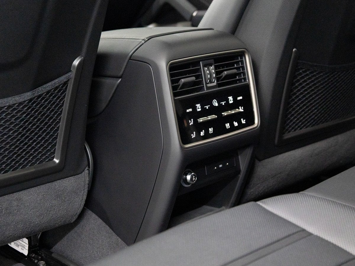 2025 Porsche Cayenne Turbo