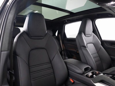 2025 Porsche Cayenne Turbo