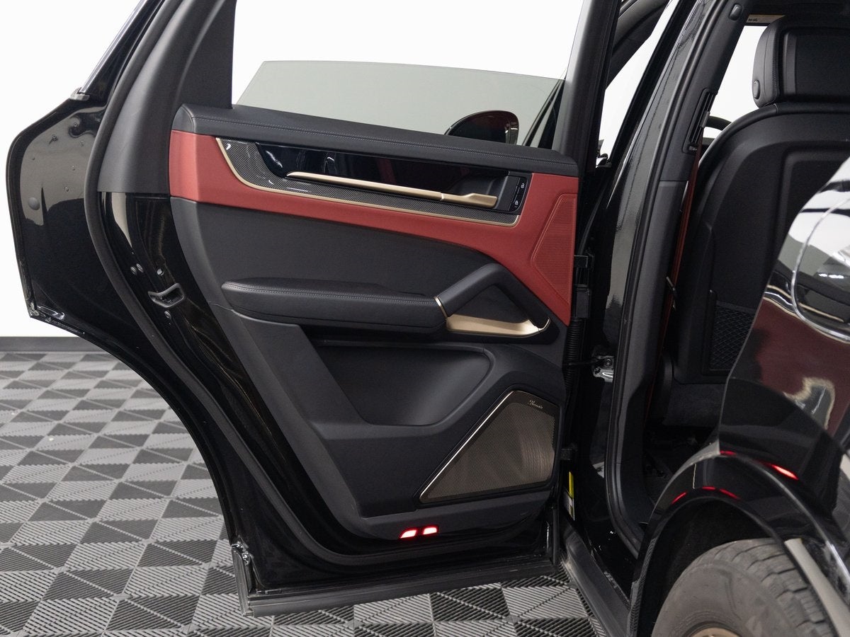 2025 Porsche Cayenne S