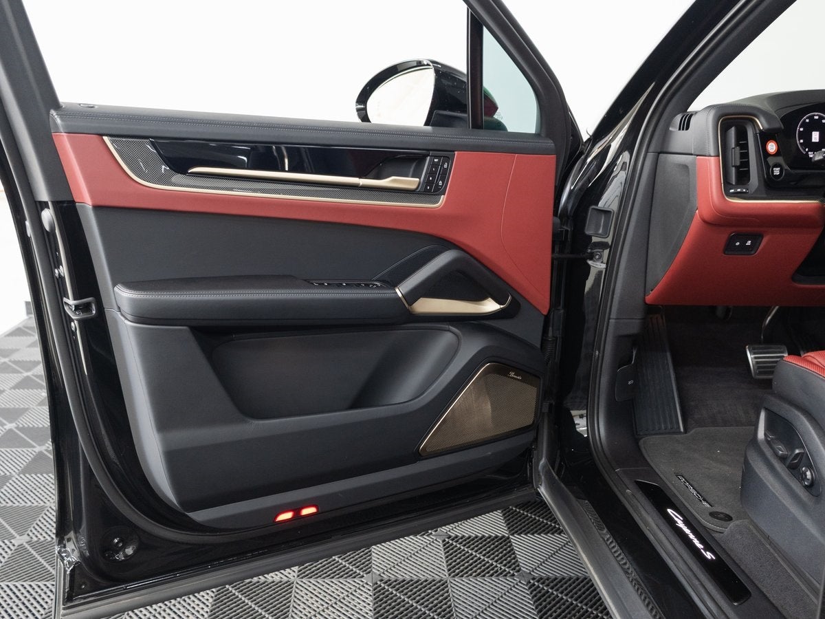 2025 Porsche Cayenne S