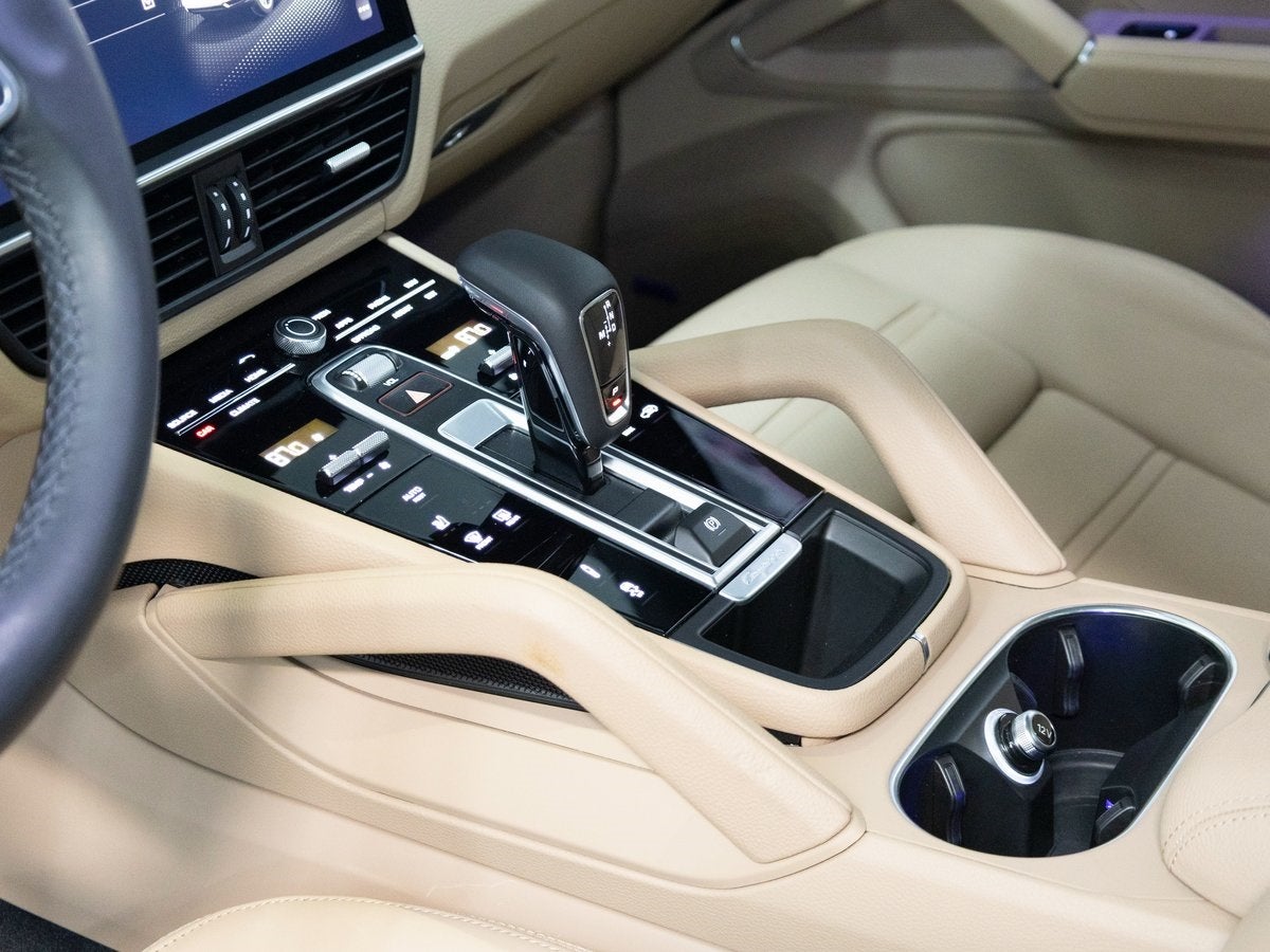2022 Porsche Cayenne Base