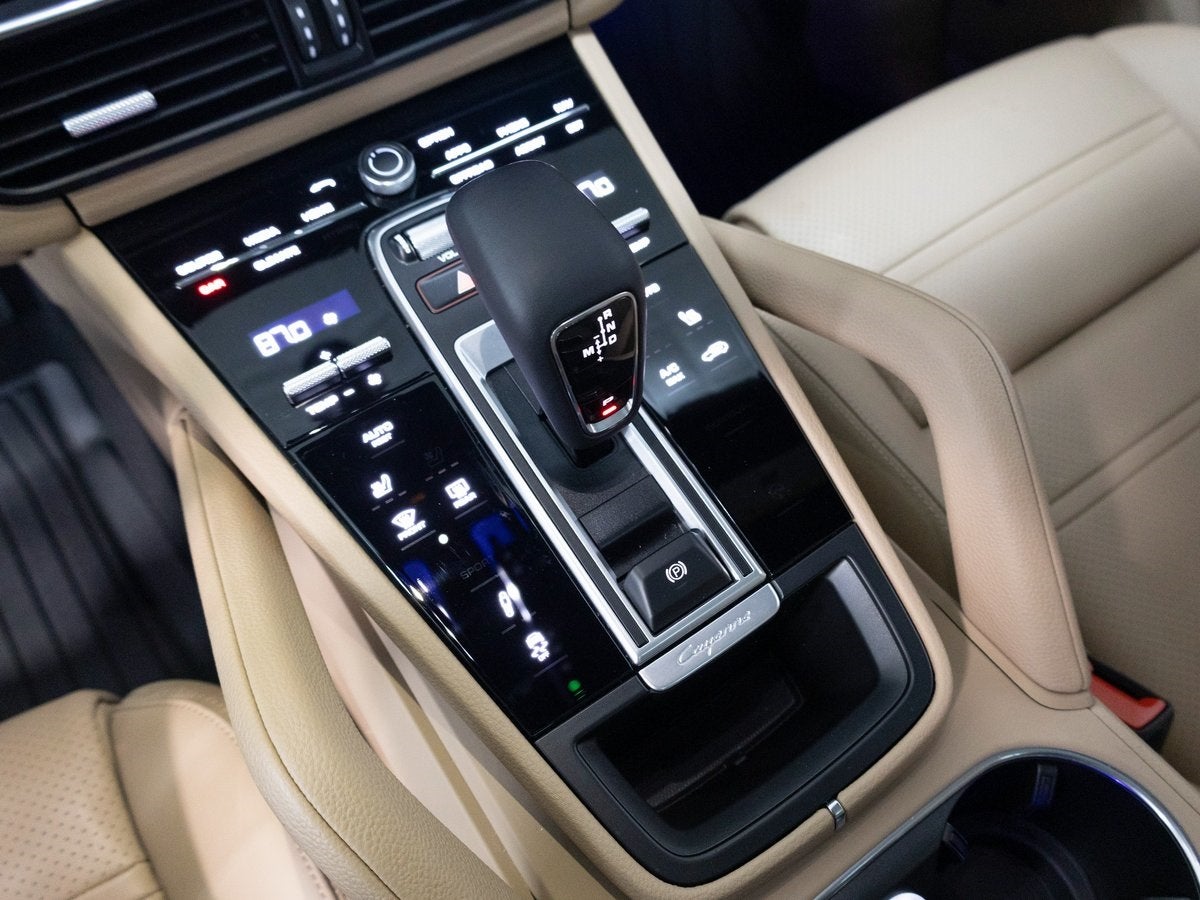 2022 Porsche Cayenne Base