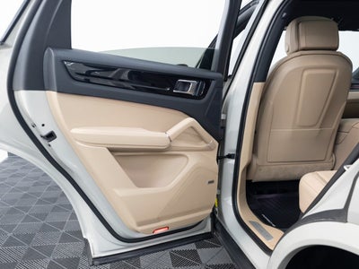 2022 Porsche Cayenne Base