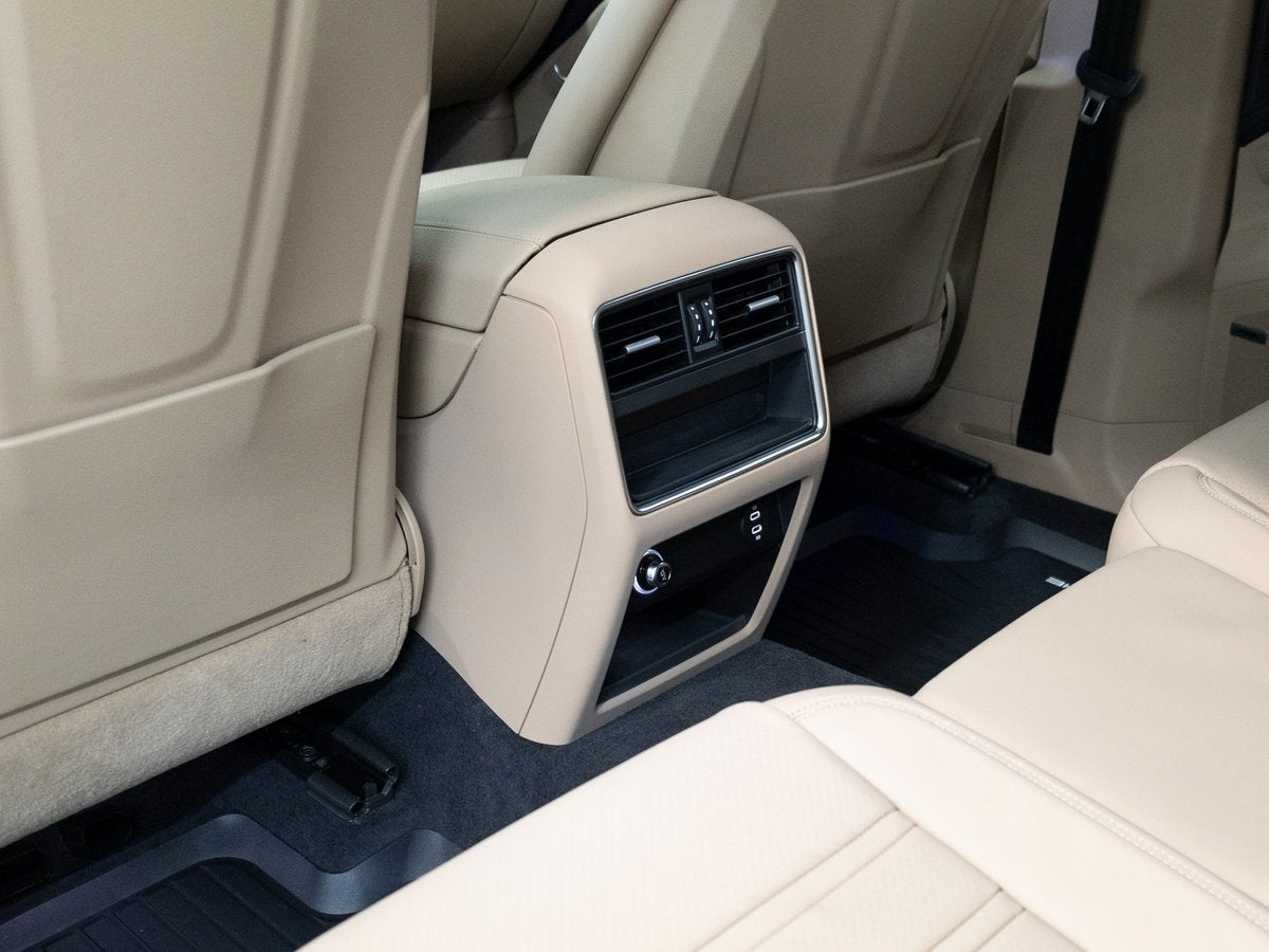 2022 Porsche Cayenne Base