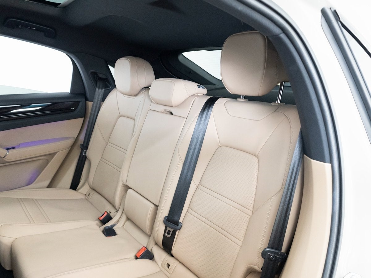 2022 Porsche Cayenne Base