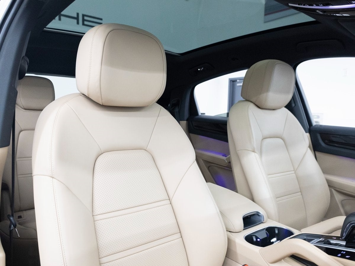 2022 Porsche Cayenne Base