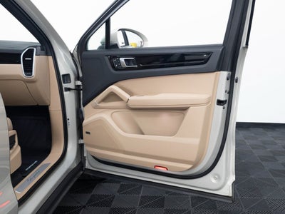 2022 Porsche Cayenne Base