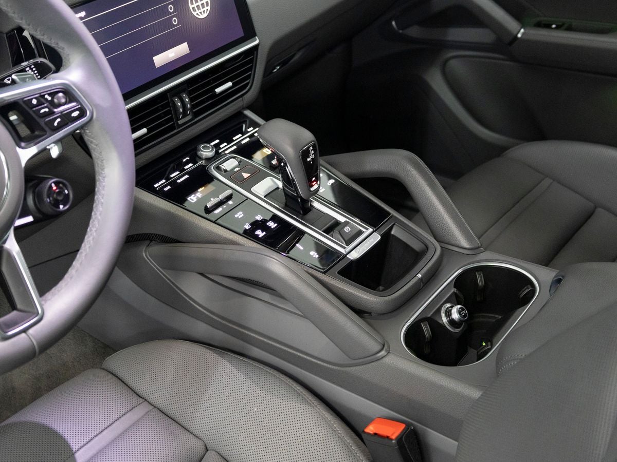 2023 Porsche Cayenne Coupe Platinum Edition