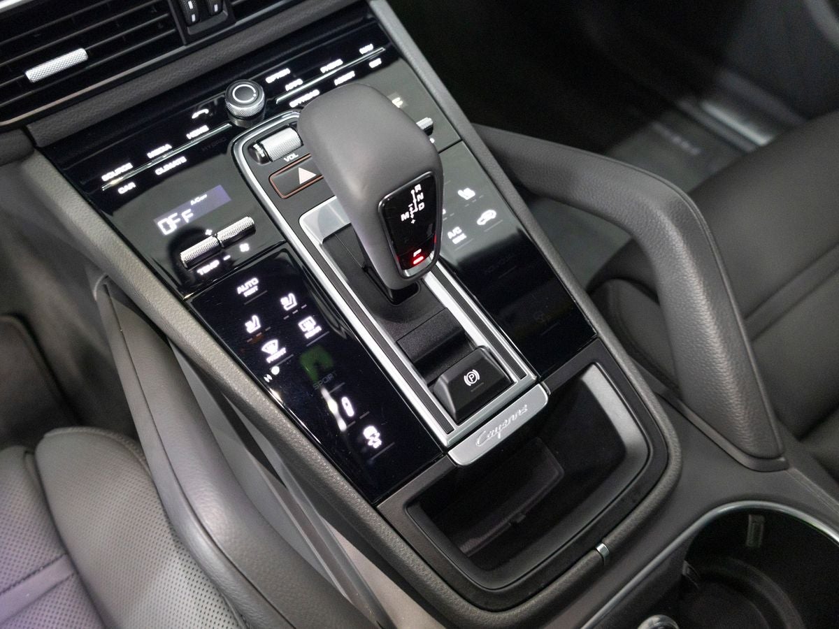 2023 Porsche Cayenne Coupe Platinum Edition