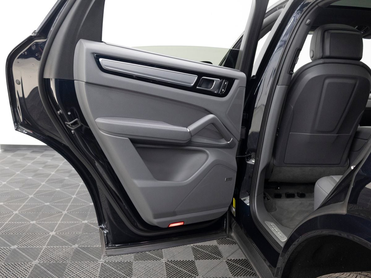 2023 Porsche Cayenne Coupe Platinum Edition