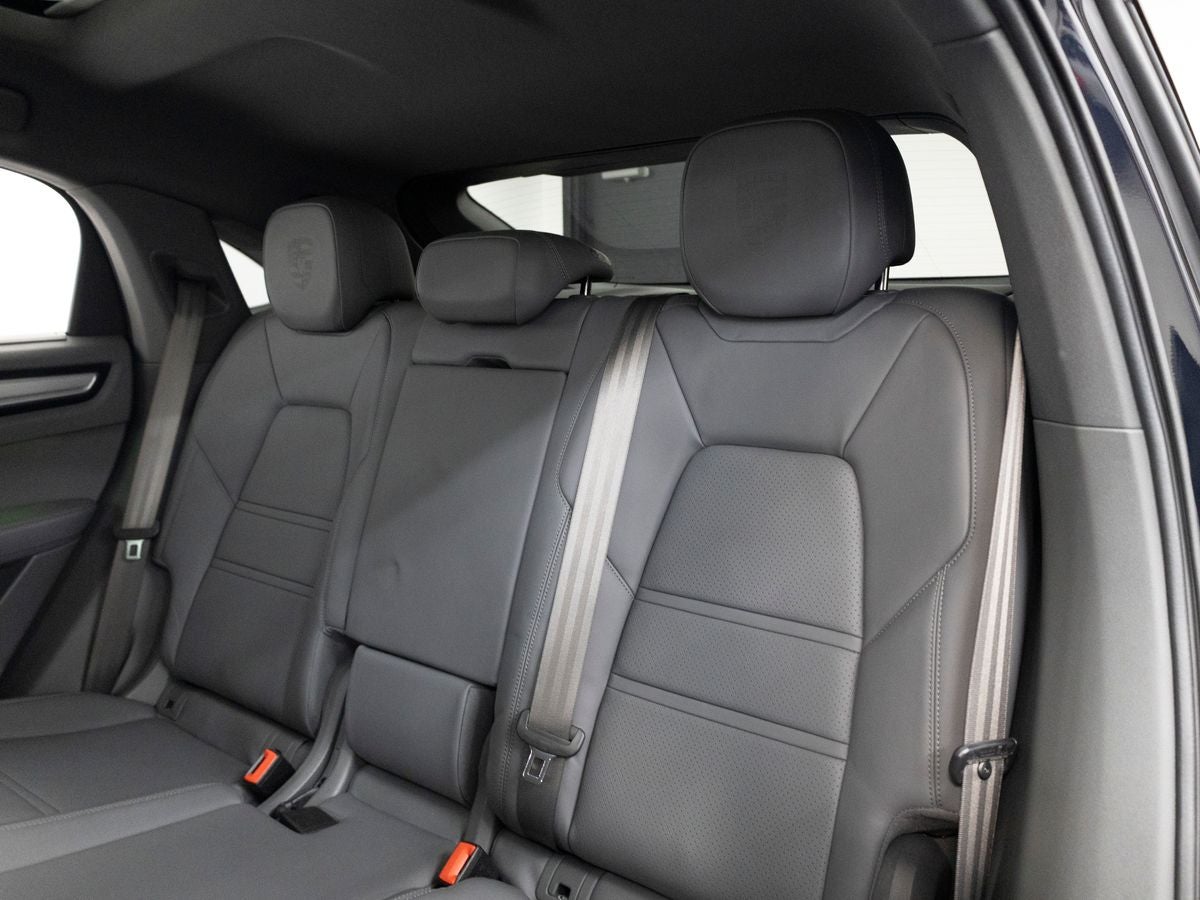 2023 Porsche Cayenne Coupe Platinum Edition