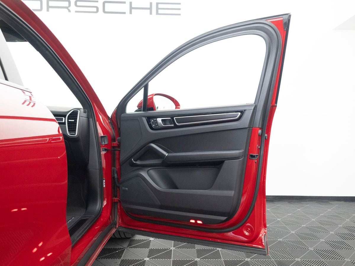 2023 Porsche Cayenne GTS Coupe