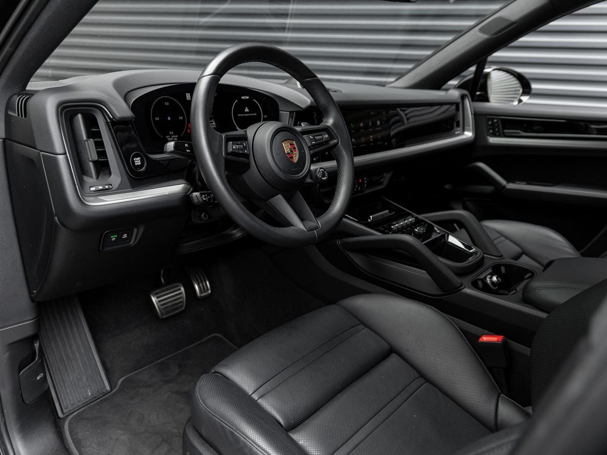 2025 Porsche Cayenne S
