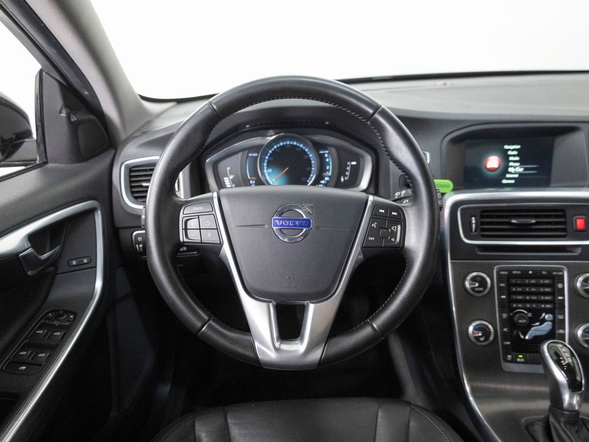 2016 Volvo V60 Cross Country T5