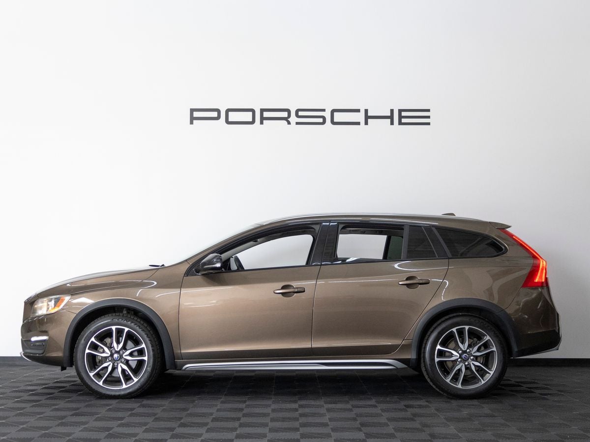 2016 Volvo V60 Cross Country T5