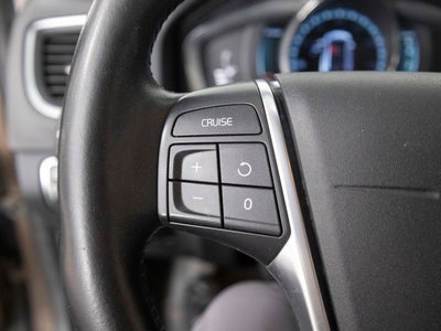 2016 Volvo V60 Cross Country T5