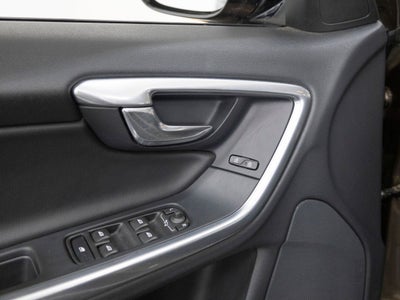 2016 Volvo V60 Cross Country T5