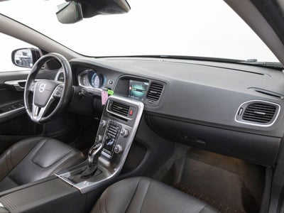2016 Volvo V60 Cross Country T5