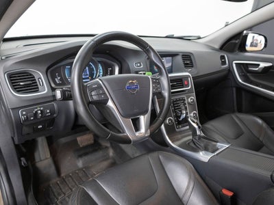 2016 Volvo V60 Cross Country T5