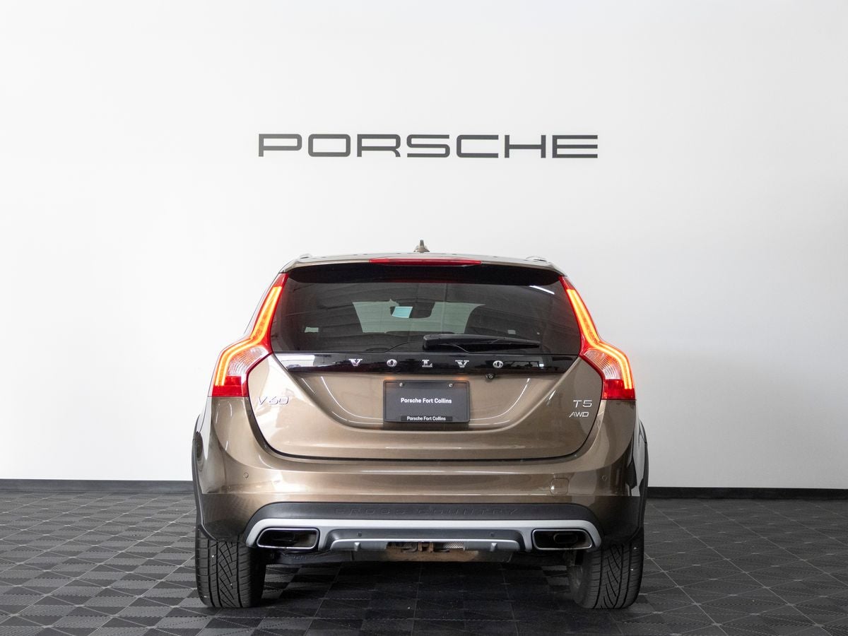 2016 Volvo V60 Cross Country T5