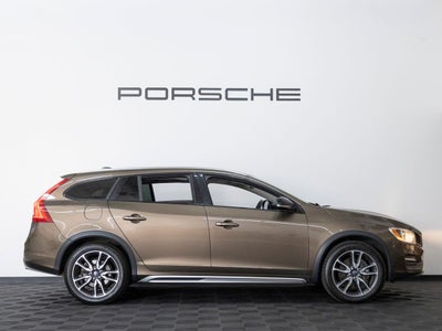 2016 Volvo V60 Cross Country T5