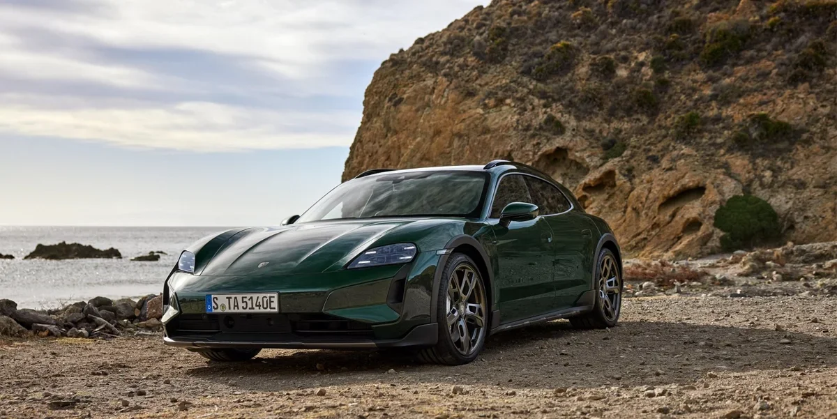 Taycan 4S Sport Turismo Front View Boulder