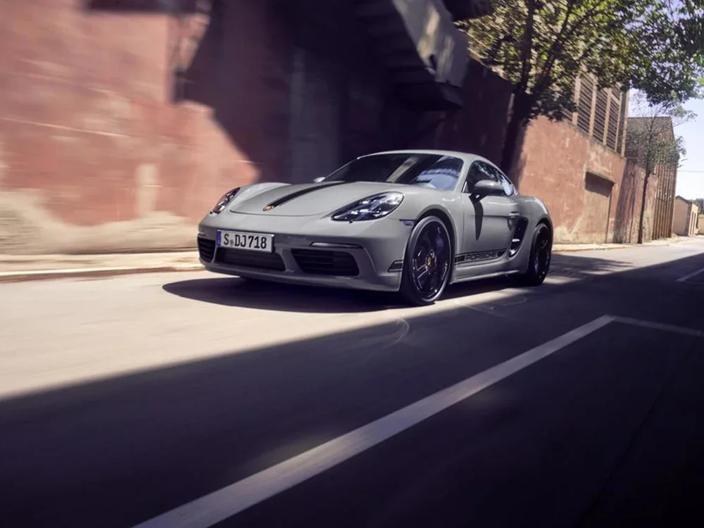 718 Cayman in Porsche Arctic Grey with Black wheels
